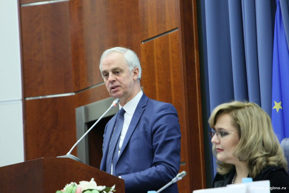  Курсы повышения квалификации для государственных служащих и судей