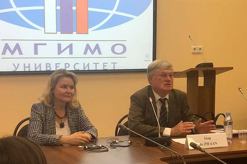 Лекция профессора Я. Де Цваана