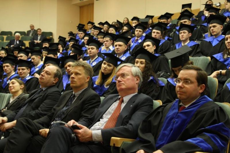 Выпускникам Европейского учебного института вручили дипломы (16.12.2010)
