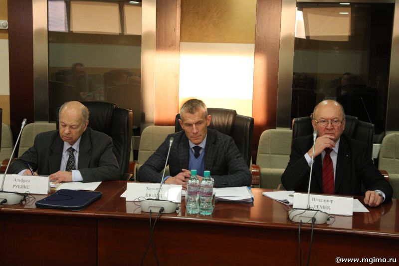 Депутаты Европарламента в ЕУИ (7.02.2012)