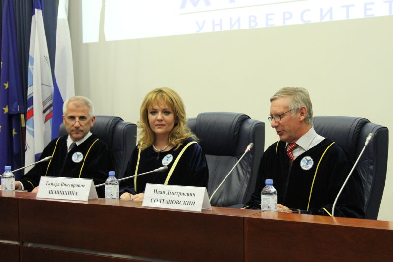 Вручение дипломов выпускникам магистратуры ЕУИ (15.06.15)