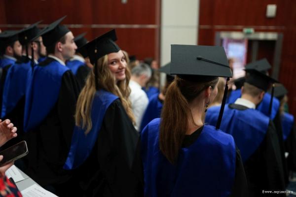 Выпускники магистратуры Европейского учебного института получили дипломы
