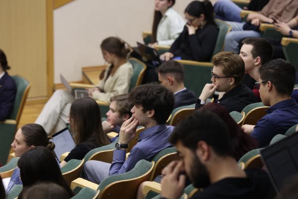 Председатель Суда ЕАЭС А.А.Дронов в МГИМО