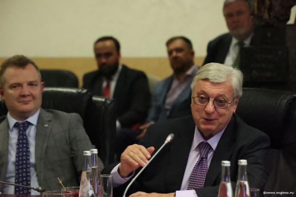 Защита кандидатской диссертации М.Б.Лобова