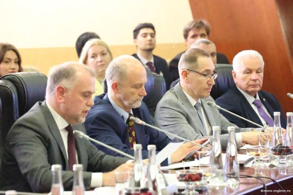 Защита кандидатской диссертации М.Б.Лобова