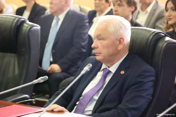 Защита кандидатской диссертации М.Б.Лобова