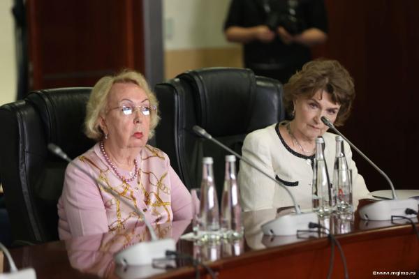 Защита кандидатской диссертации М.Б.Лобова